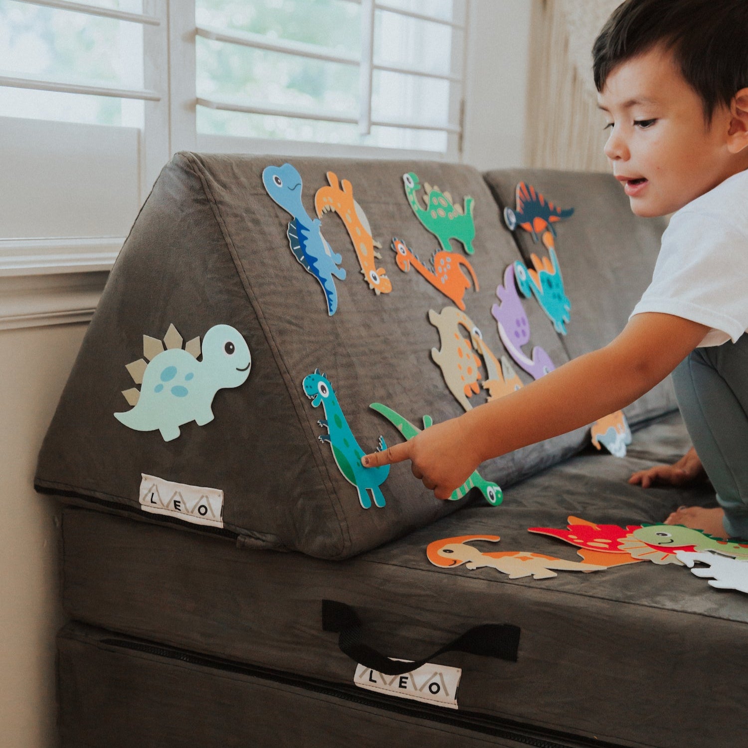 Dino’s Felt Pack