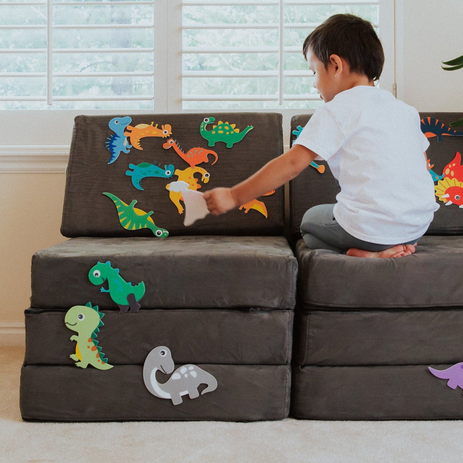 Dino’s Felt Pack