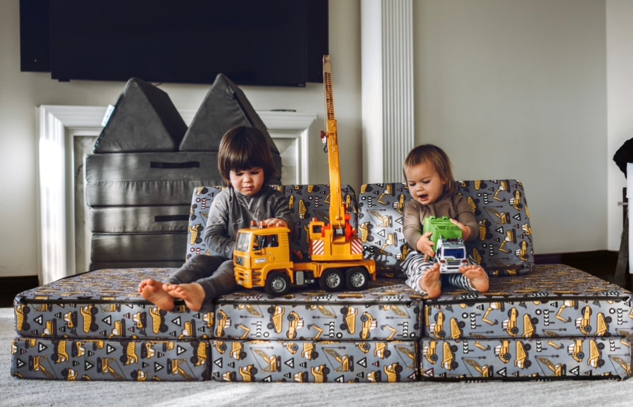 Folding Kids Play Furniture: The Construction LeoMat™